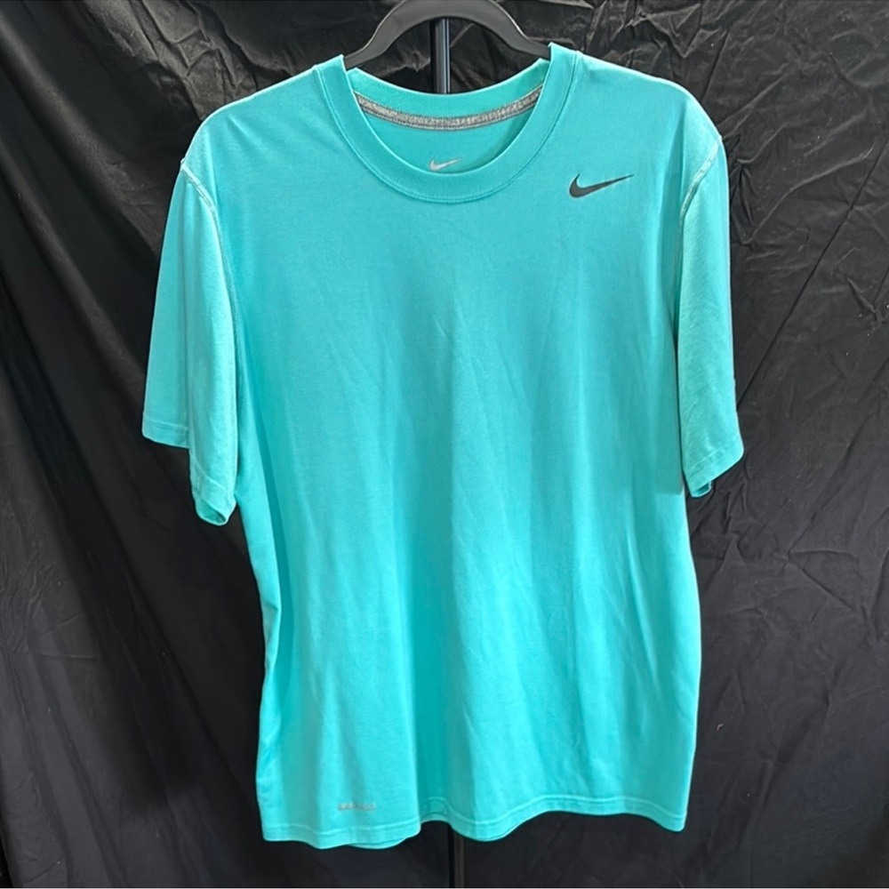 Nike Men's Turquoise Short Sleeve Tee
